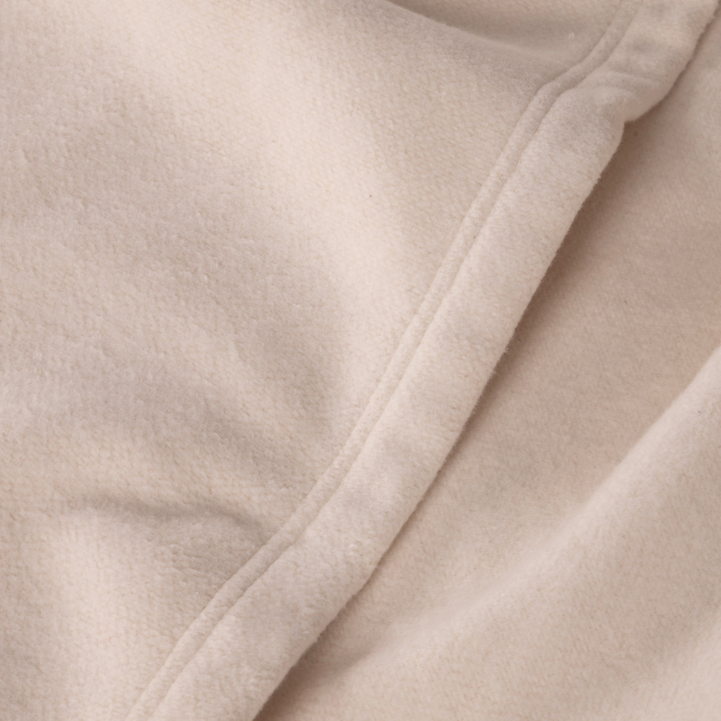 <p>Practical luxury does exist. The magic of Billie lies in our combed cotton, sourced in Portugal. The feel is the coziest of cashmeres, while the care is all cotton: machine wash-and-dry these pieces without fear.Our beloved oversized pillow, now in the softest Billie plush. Perfect for reading in bed, coffee in bed, and overall decadence.<br><br>- Made of 100% cotton.
- Insert included. Amethyst Home provides interior design, new construction, custom furniture, and area rugs in the Nashville metro area