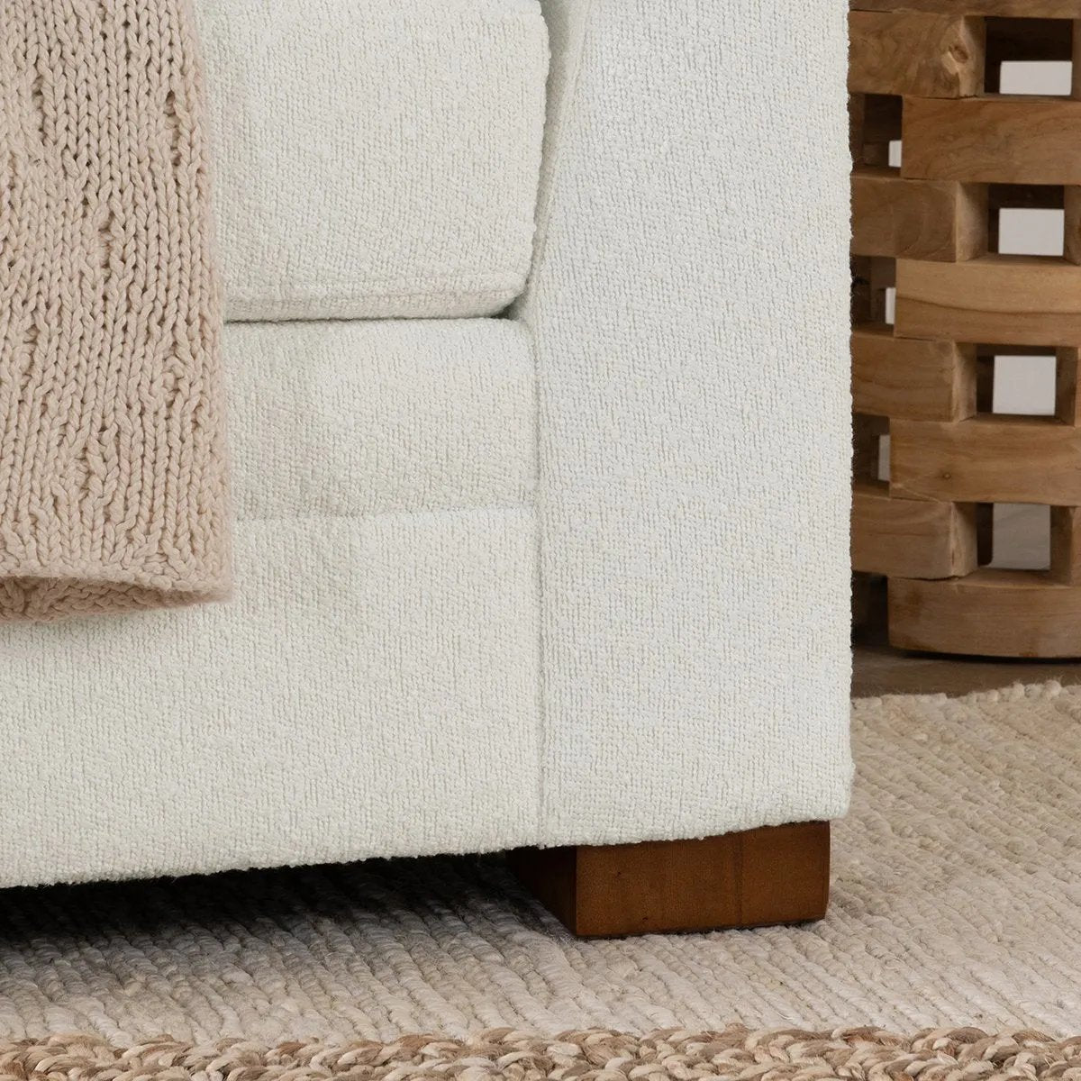 Amethyst Home provides interior design, new home construction design consulting, vintage area rugs, and lighting in the Alpharetta metro area.