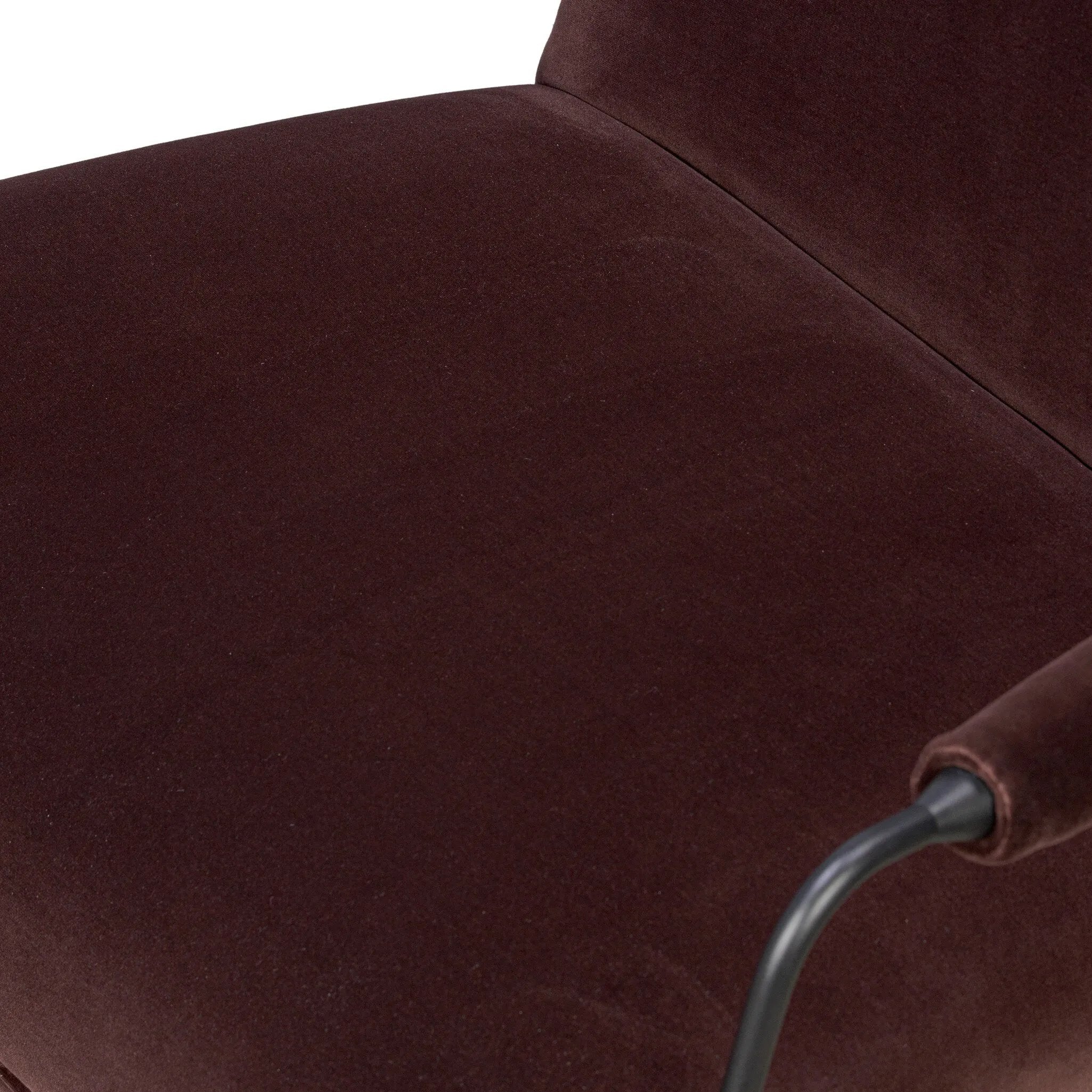 Amethyst Home provides interior design, new home construction design consulting, vintage area rugs, and lighting in the Omaha metro area.