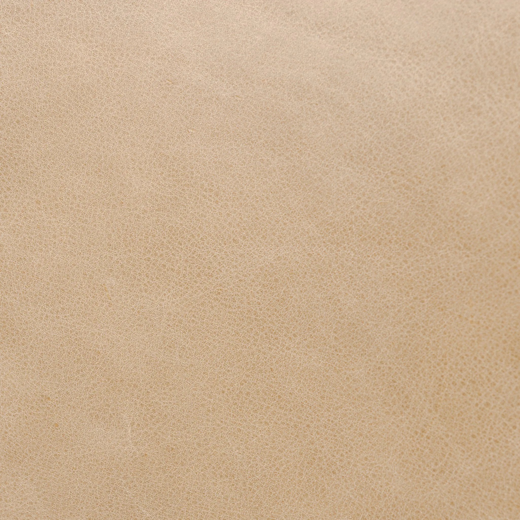 Meet modern comfort. Clean curves, impeccable tailoring and taupe top-grain leather with a pronounced grain bring an elevated