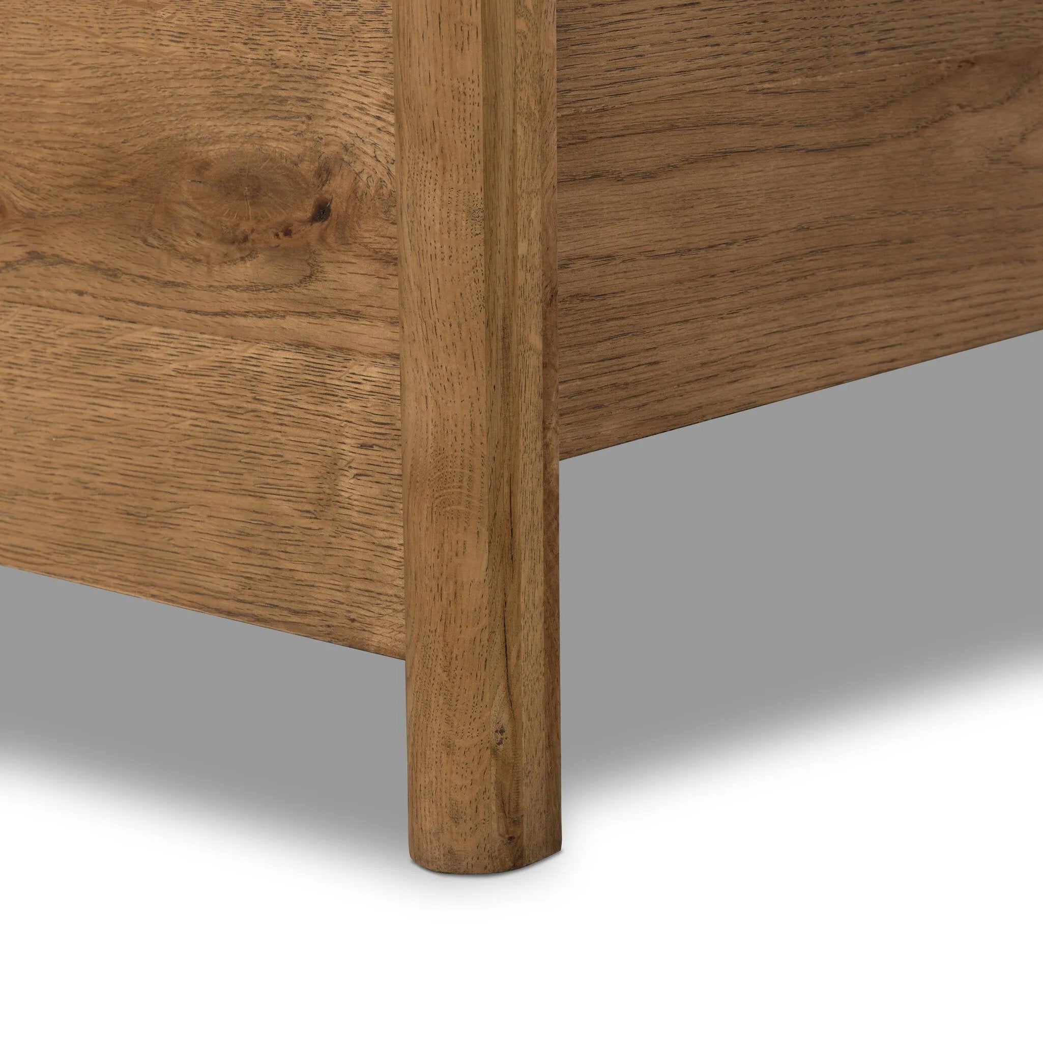 Amethyst Home provides interior design, new home construction design consulting, vintage area rugs, and lighting in the Houston metro area.