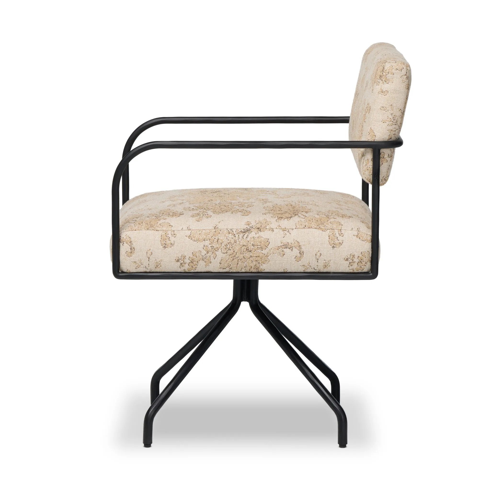 Amethyst Home provides interior design, new home construction design consulting, vintage area rugs, and lighting in the Des Moines metro area.