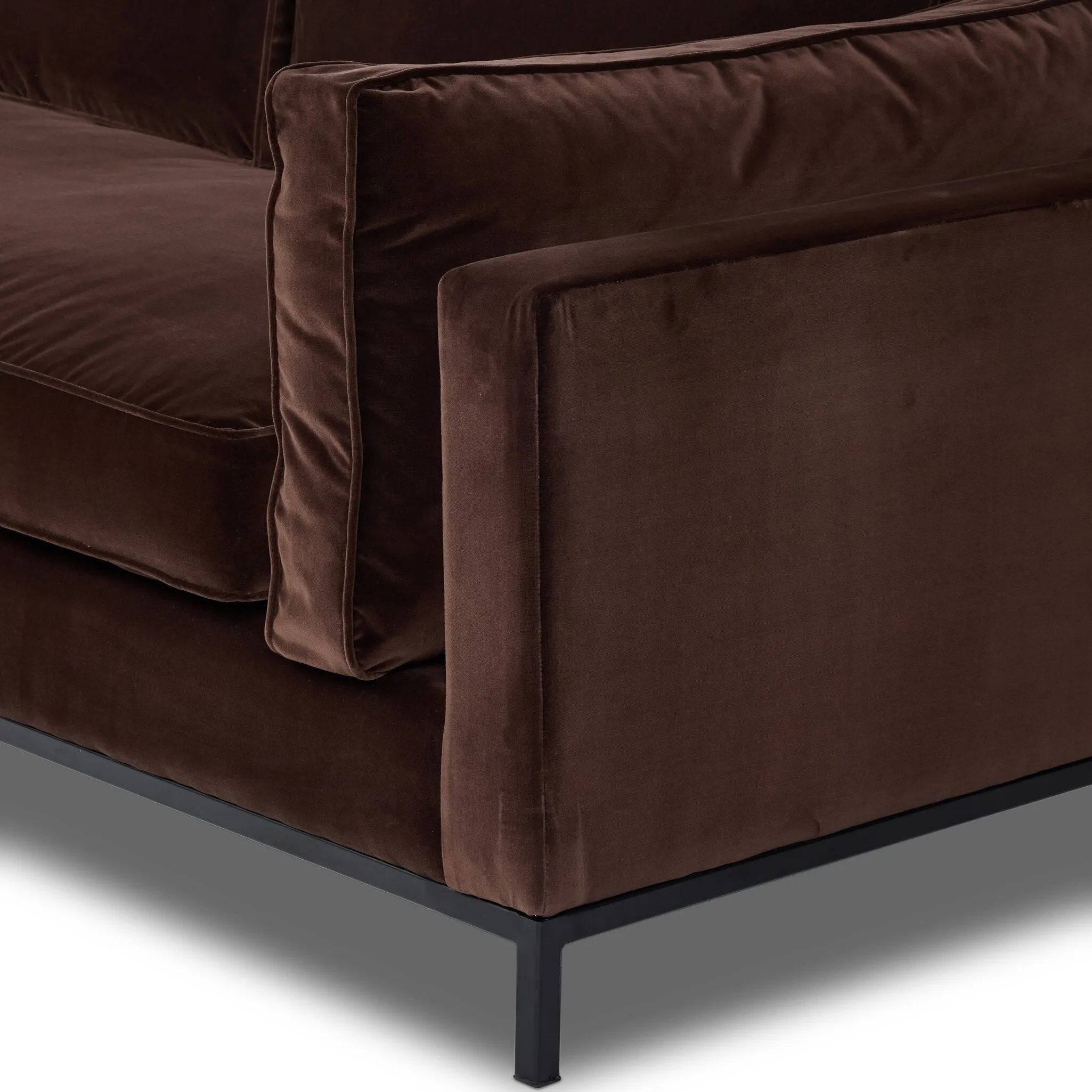 Amethyst Home provides interior design, new home construction design consulting, vintage area rugs, and lighting in the Park City metro area.