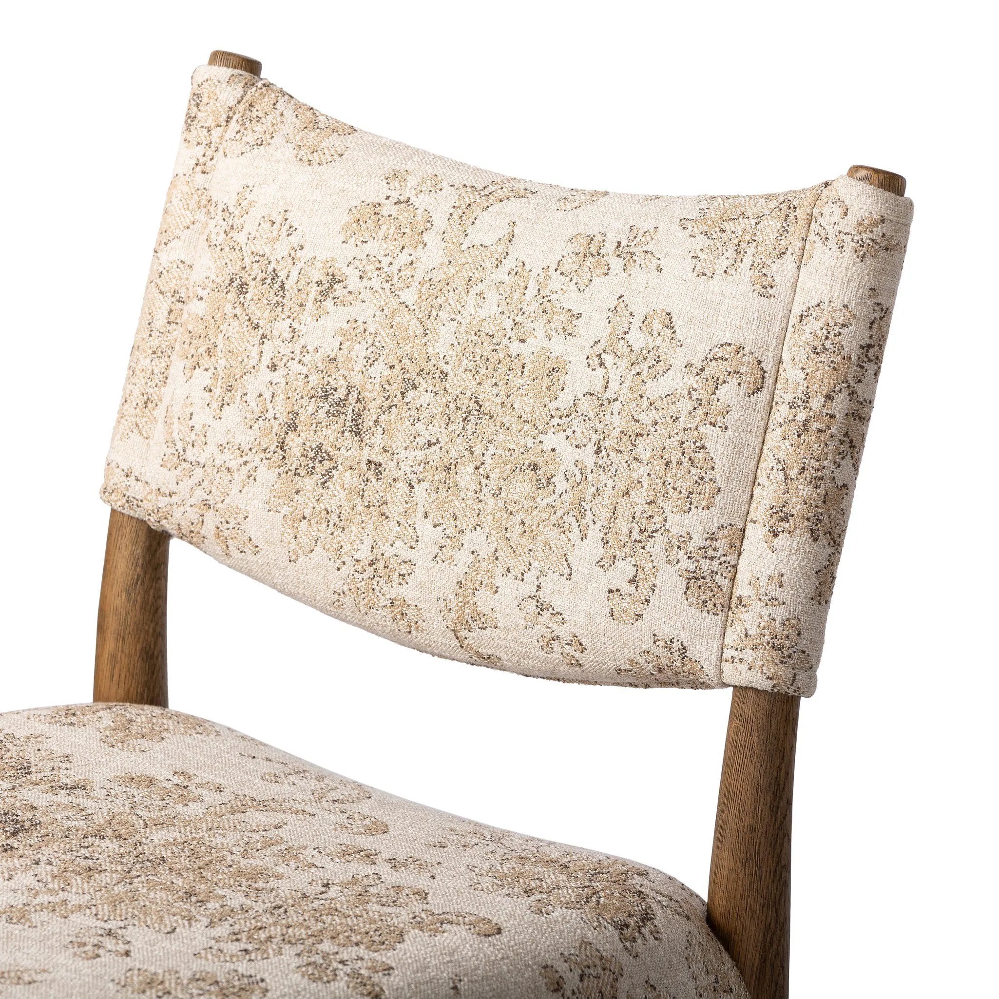 Amethyst Home provides interior design, new home construction design consulting, vintage area rugs, and lighting in the Winter Garden metro area.