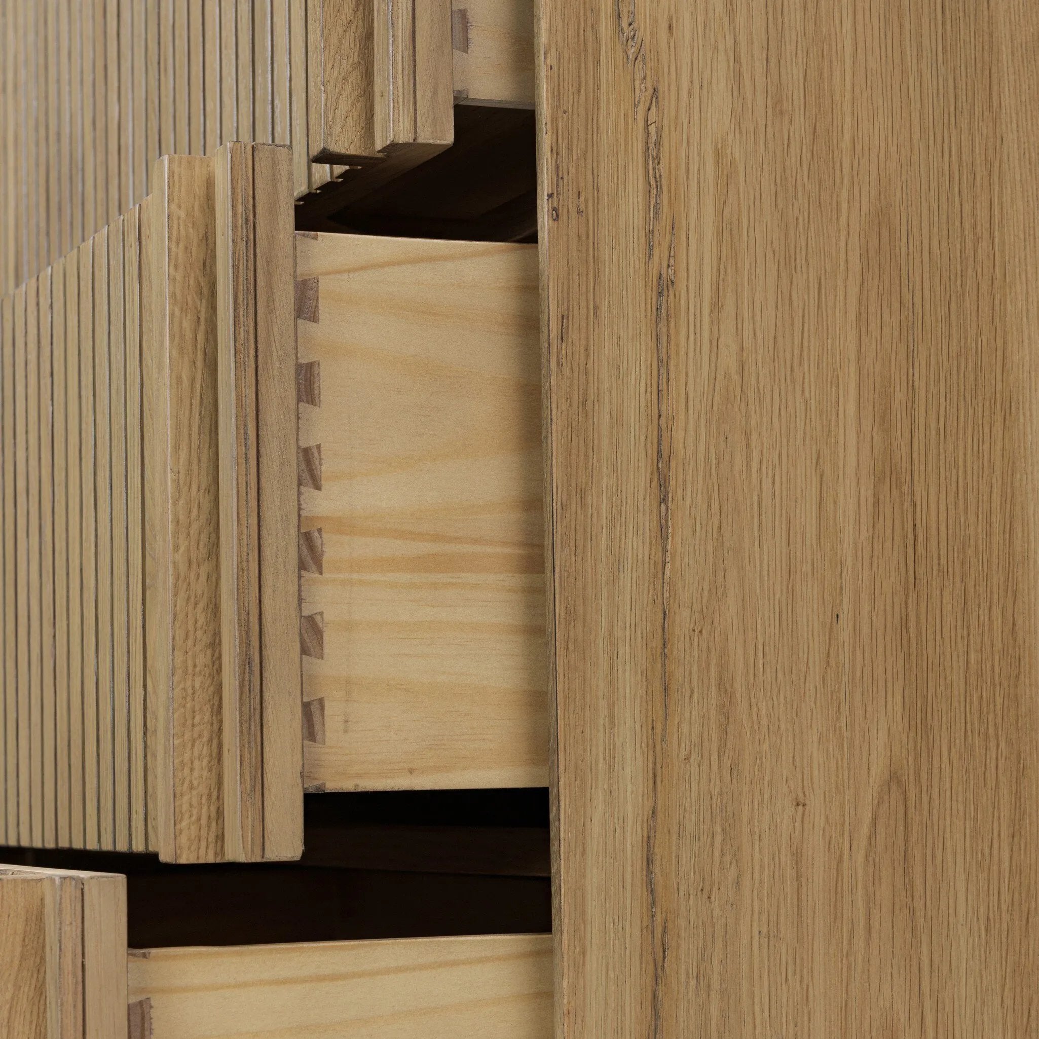 Amethyst Home provides interior design, new home construction design consulting, vintage area rugs, and lighting in the Kansas City metro area.