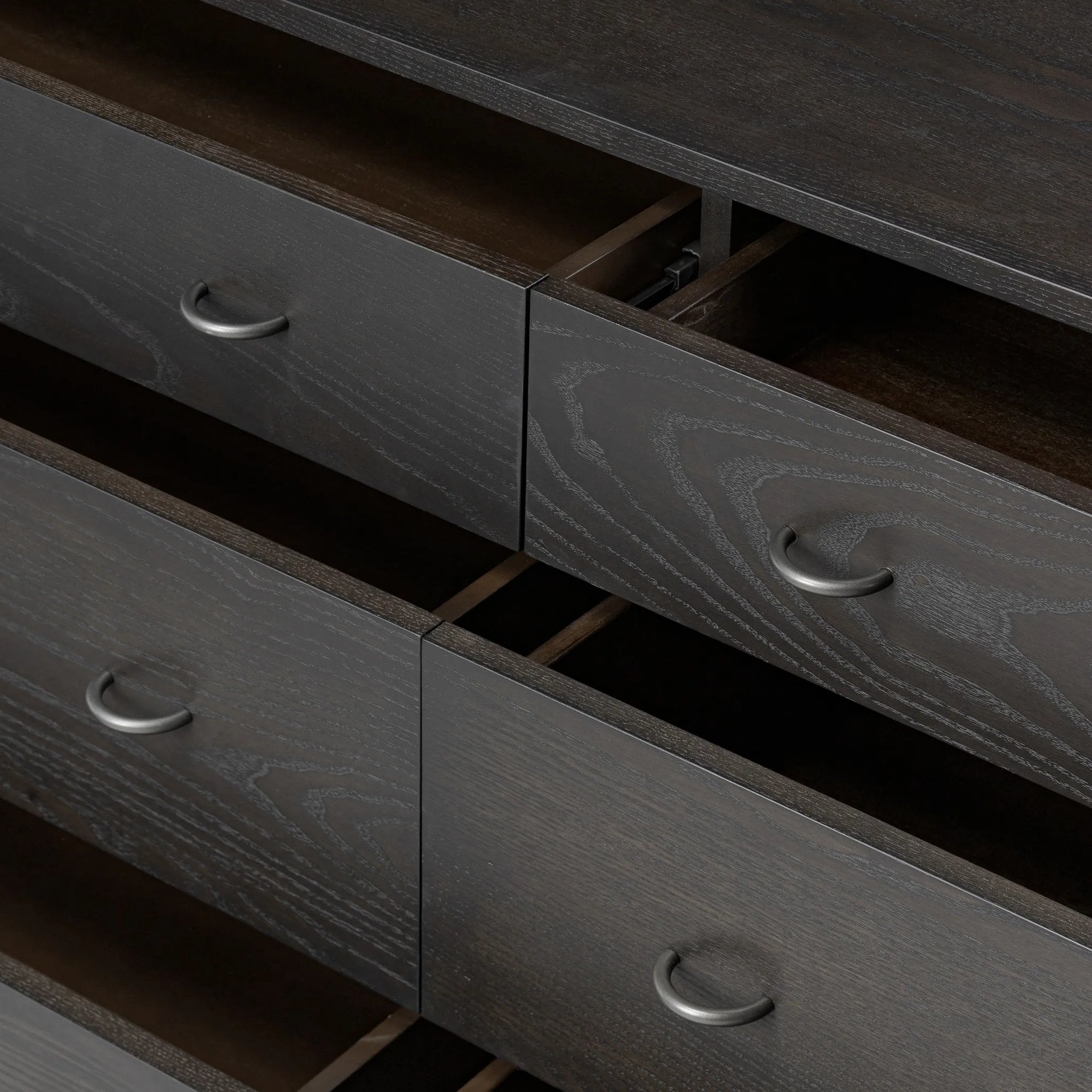 Amethyst Home provides interior design, new home construction design consulting, vintage area rugs, and lighting in the Miami metro area.