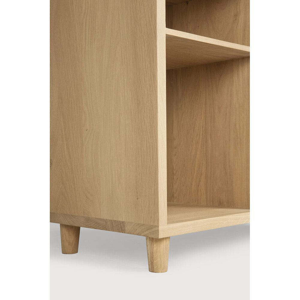 Featuring Pirouette Rack Oak by Ethnicraft at Amethyst Home. Playful yet somber, the 60s-inspired Pirouette bookrack is a functional storage space that doubles as a statement piece.
Dimensions: 12"d x 24"w x 79"h
Anti-tipping mechanism : YesFinish : OiledMain Material : OakSolid wood : Yes. Amethyst Home provides interior design, new home construction design consulting, vintage area rugs, and lighting in the Charlotte metro area.