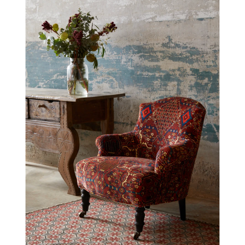 Featuring JD Baronet Chair by Cisco Brothers at Amethyst Home. This JD Baronet Chair by Cisco Home features a tight seat and back with exposed legs. A comfortable, stylish piece to add to your living room, office, or other space!
Overall: 26"w x 25"d x 28"hSitting Space: 14.5"w x 16"dSeat Height: 14"hArm Height: 19"hWeight: 30lbs. Amethyst Home provides interior design, new home construction design consulting, vintage area rugs, and lighting in the Nashville metro area.