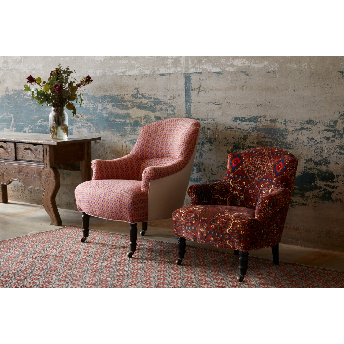 Featuring JD Tulip Chair by Cisco Brothers at Amethyst Home. Extreme comfort and style is found in this JD Tulip Chair by Cisco Home. We'd love to see a pair of these snuggled next to your fireplace, office, or other space!
Overall: 30"w x 32"d x 33"hSitting Space: 20"w x 20"dSeat Height: 17"hArm Height: 21"hWeight: 47lbs. Amethyst Home provides interior design, new home construction design consulting, vintage area rugs, and lighting in the Winter Garden metro area.
