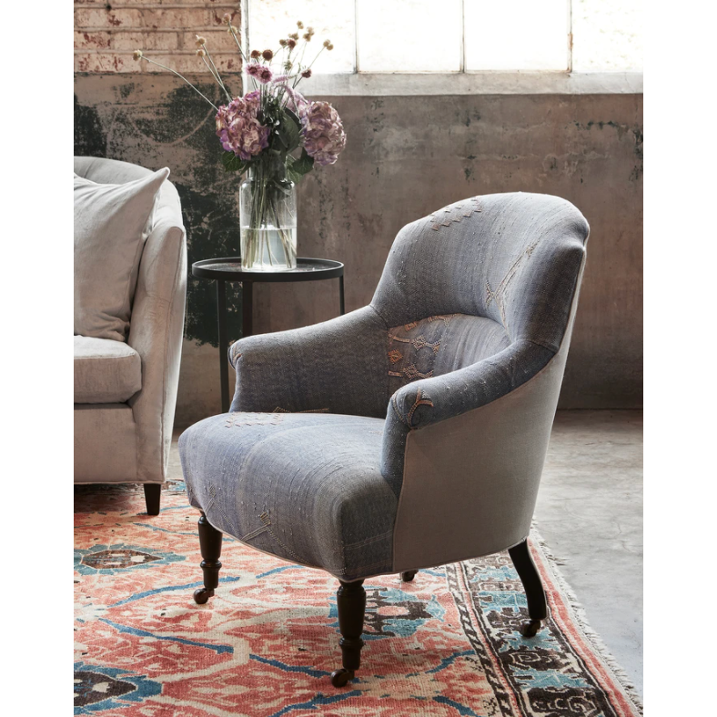 Featuring JD Tulip Chair by Cisco Brothers at Amethyst Home. Extreme comfort and style is found in this JD Tulip Chair by Cisco Home. We'd love to see a pair of these snuggled next to your fireplace, office, or other space!
Overall: 30"w x 32"d x 33"hSitting Space: 20"w x 20"dSeat Height: 17"hArm Height: 21"hWeight: 47lbs. Amethyst Home provides interior design, new home construction design consulting, vintage area rugs, and lighting in the Seattle metro area.