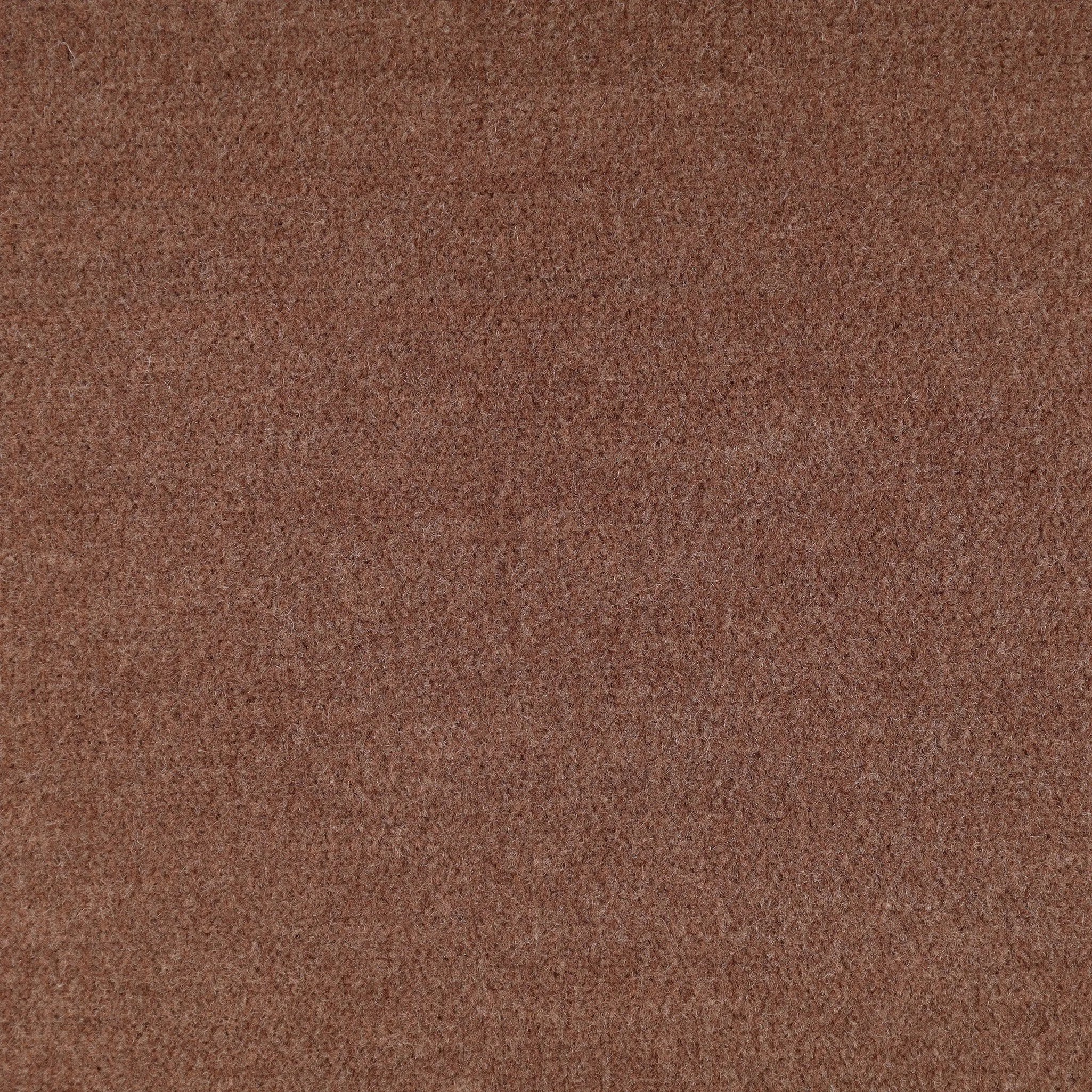 A moody, mixed material look that stands out. A velvety, wool-blend seat and top-grain leather, seat back are framed by solid