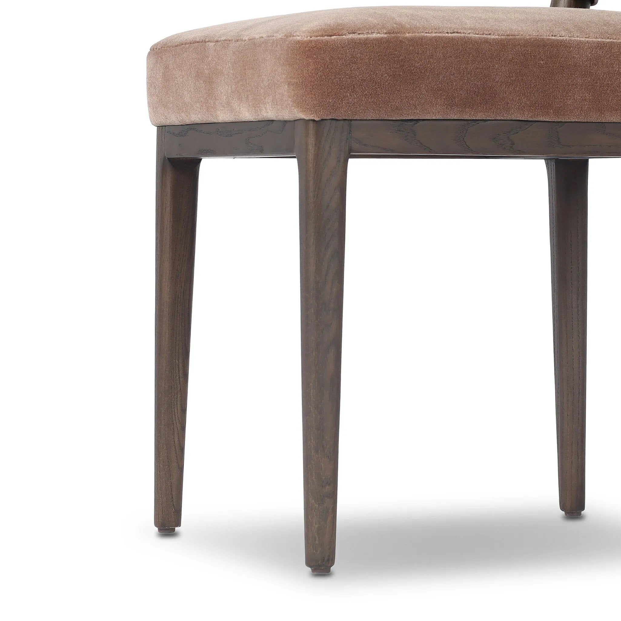 A moody, mixed material look that stands out. A velvety, wool-blend seat and top-grain leather, seat back are framed by solid