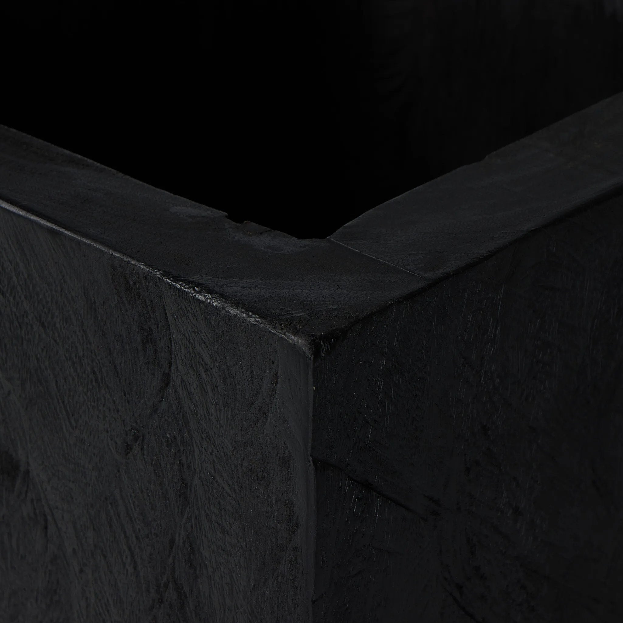  Amethyst Home provides interior design, new home construction design consulting, vintage area rugs, and lighting in the Des Moines metro area.