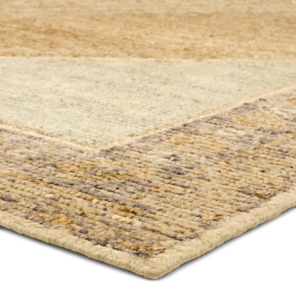 Inspired by beloved Turkish designs, the Sarmak Eldar melds timeless style with lasting durability. Ideal for busy indoor spaces, the Eldar design features an open Turkish pattern paired with hand-knotted craftsmanship, ensuring it holds up beautifully over time.Hand Knotte Amethyst Home provides interior design, new home construction design consulting, vintage area rugs, and lighting in the Austin metro area.