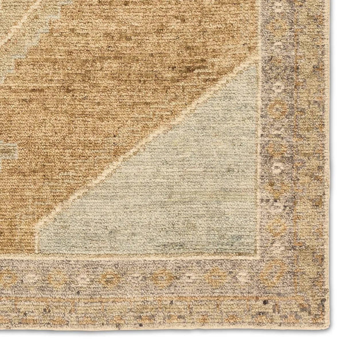 Inspired by beloved Turkish designs, the Sarmak Eldar melds timeless style with lasting durability. Ideal for busy indoor spaces, the Eldar design features an open Turkish pattern paired with hand-knotted craftsmanship, ensuring it holds up beautifully over time.Hand Knotte Amethyst Home provides interior design, new home construction design consulting, vintage area rugs, and lighting in the Boston metro area.