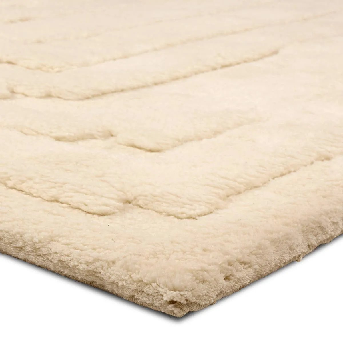 Embrace clean, simple elegance with the Ameln Kenji. As artisans knot each strand by hand, they weave in modern, centric lines that balance Moroccan heritage with contemporary edge. Made from lush New Zealand wool, the Kenji rug offers delicious dimension and a cloud-like texture, offering comfort with every step.Hand Knotte Amethyst Home provides interior design, new home construction design consulting, vintage area rugs, and lighting in the Miami metro area.