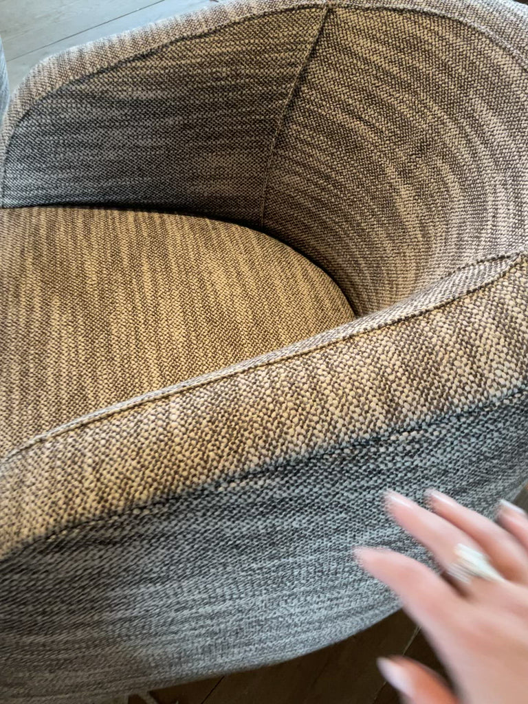 We love the comfortable way your arms just relax on the thoughtful curves of this Theo Club Chair by Verellen furniture.  As shown in our favorite cozy fabric. Amethyst Home provides interior design, new home construction design consulting, vintage area rugs, and lighting in the Laguna Beach metro area.