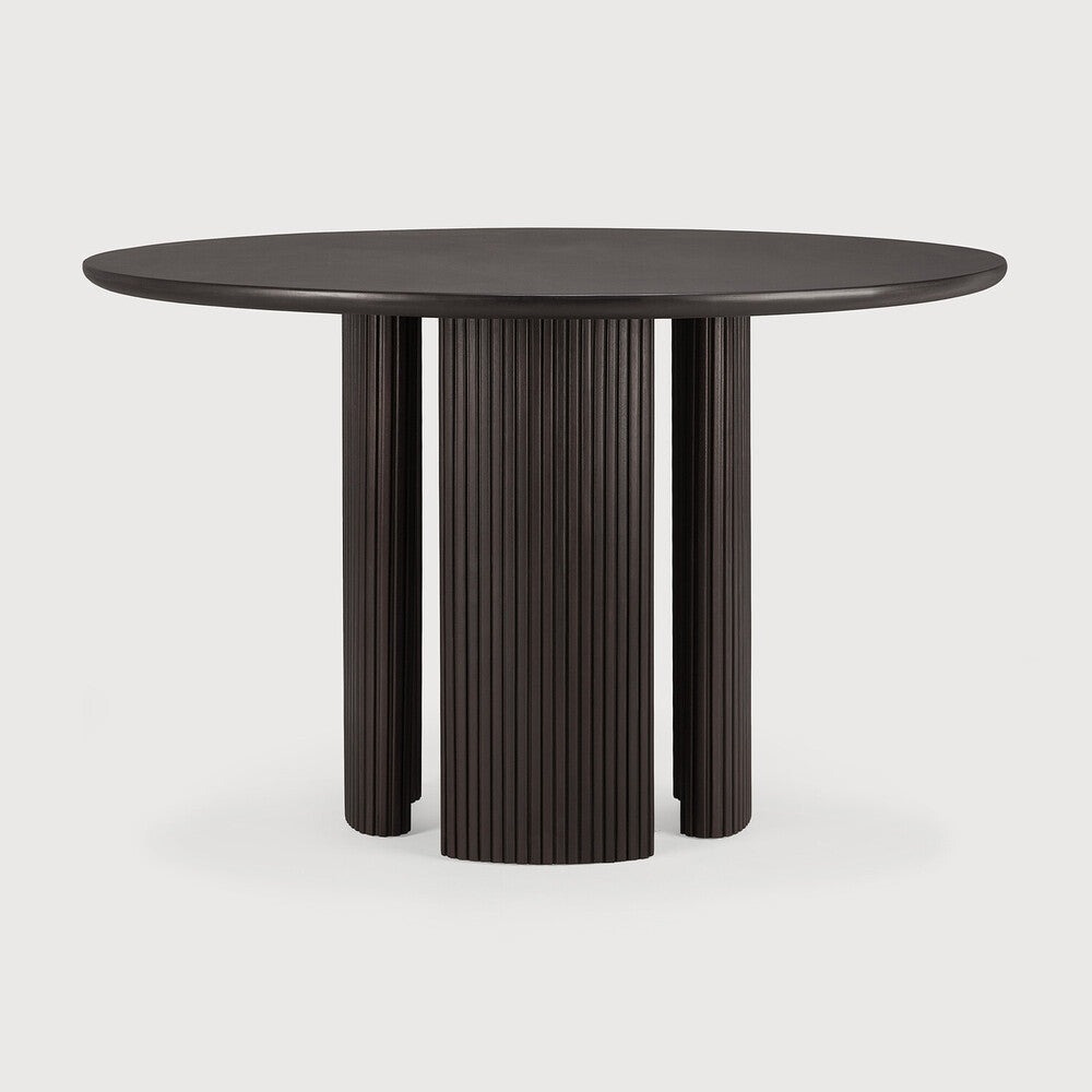 Featuring Roller Max Dining Table Round by Ethnicraft at Amethyst Home. The Roller Max collection is remarkable in its design, distinguished with its stacked wood-stick effect. The dining table perfectly melds form with function. Featuring the option of reversable legs that can change the aesthetic to reflect personal style.
Dimensions: 59.5"d x 59.5"w x 30. Amethyst Home provides interior design, new home construction design consulting, vintage area rugs, and lighting in the Charlotte metro area.