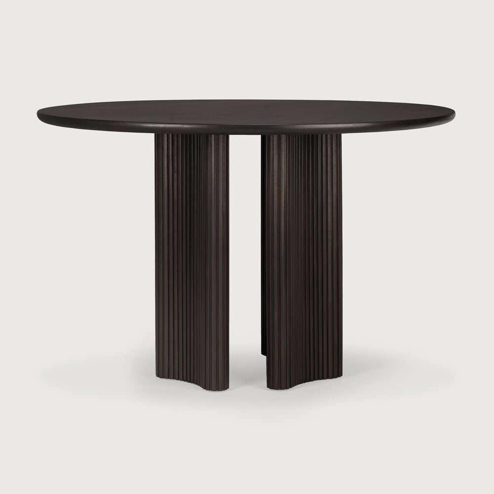 Featuring Roller Max Dining Table Round by Ethnicraft at Amethyst Home. The Roller Max collection is remarkable in its design, distinguished with its stacked wood-stick effect. The dining table perfectly melds form with function. Featuring the option of reversable legs that can change the aesthetic to reflect personal style.
Dimensions: 59.5"d x 59.5"w. Amethyst Home provides interior design, new home construction design consulting, vintage area rugs, and lighting in the Salt Lake City metro area.