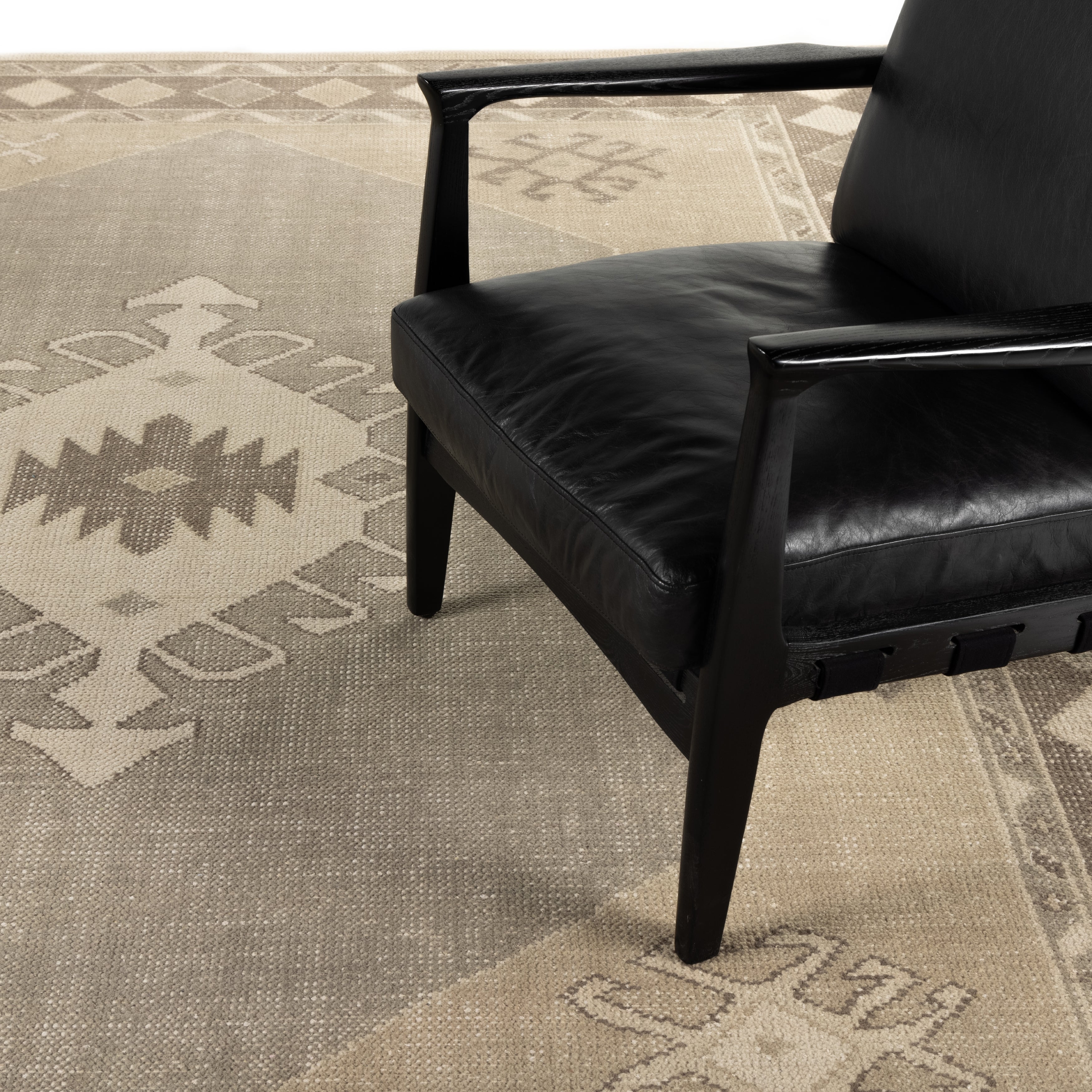 Inspired by traditional Turkish textiles and patterns, the Samsa hand-knotted area rug is made from a beautiful blend of classic cotton and luxurious New Zealand wool, with unique, intricate motifs that seem to speak a story all their own. Amethyst Home provides interior design services for homes, new construction, furniture, rugs, lighting, and more to help you in the Calabasas metro area.