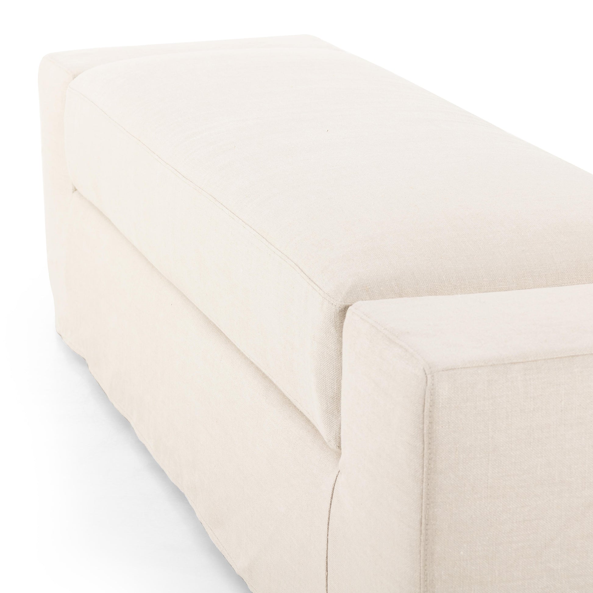 Bold dimensions define this monolithic accent bench. Durable and soft to the touch, Libeco™-sourced linens are artisan-made and free of toxic chemicals. Slipcovered styles are fully removable and machine-washable for easy care. Amethyst Home provides interior design, new home construction design consulting, vintage area rugs, and lighting in the Park City metro area.