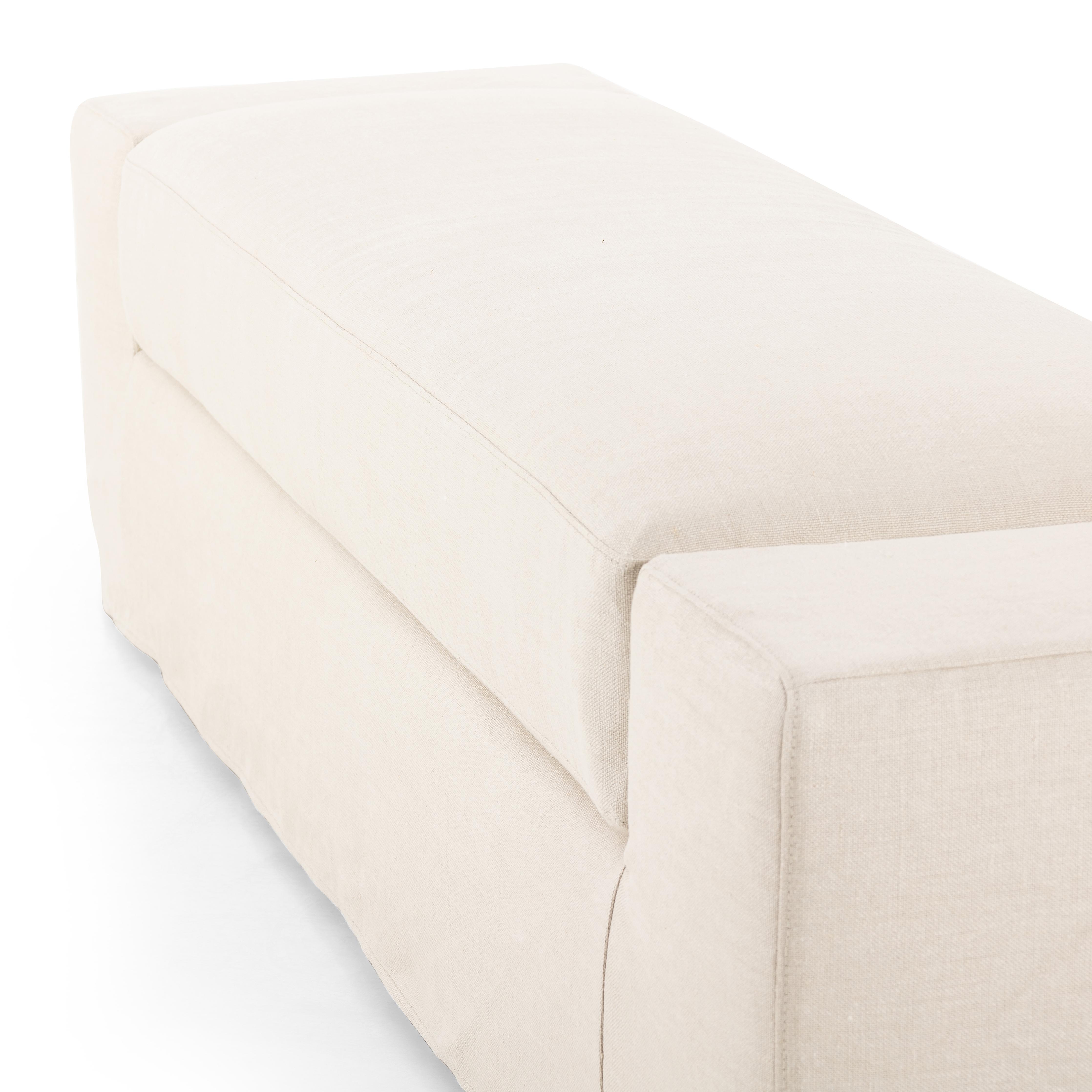 Bold dimensions define this monolithic accent bench. Durable and soft to the touch, Libeco™-sourced linens are artisan-made and free of toxic chemicals. Slipcovered styles are fully removable and machine-washable for easy care. Amethyst Home provides interior design, new home construction design consulting, vintage area rugs, and lighting in the Park City metro area.