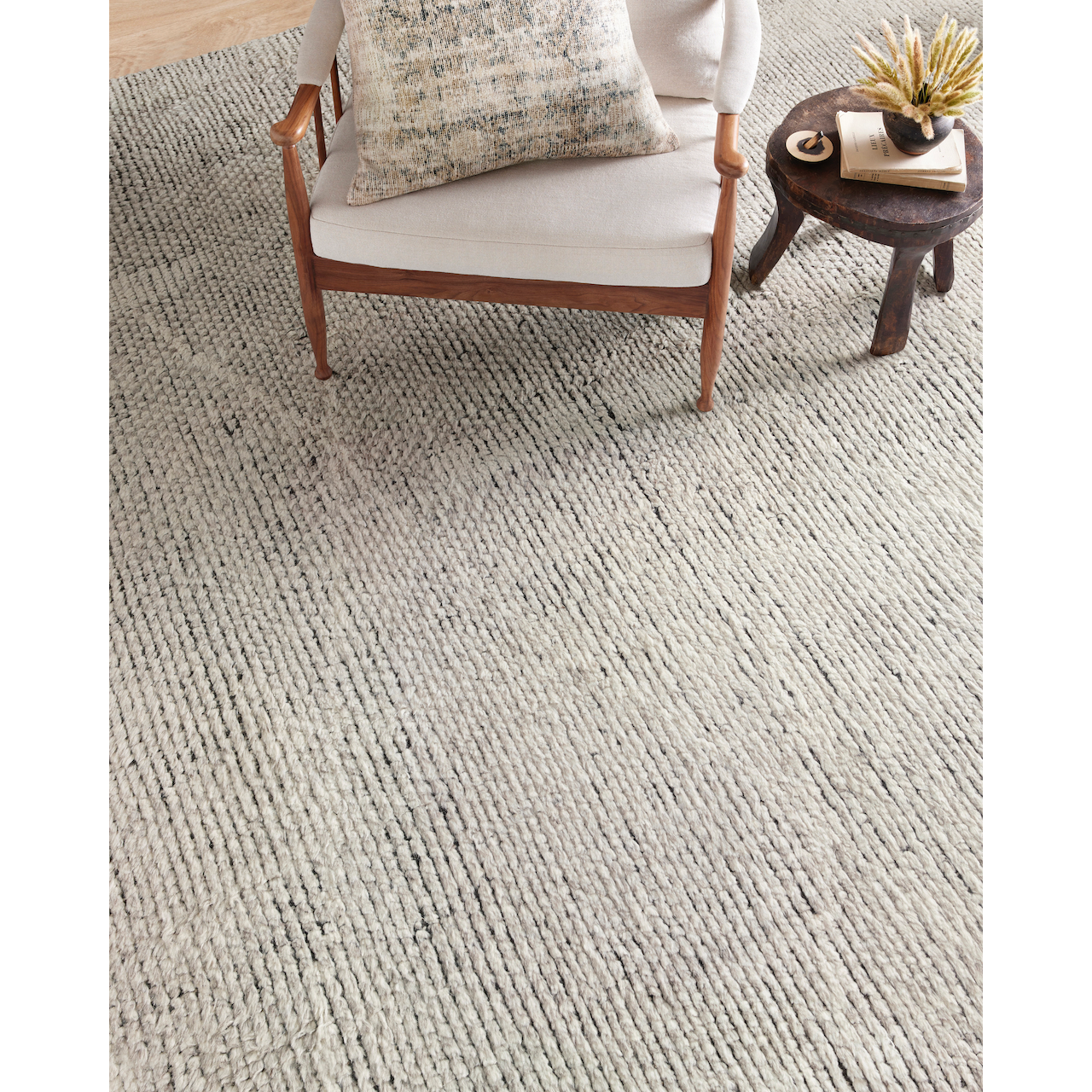 With its organic lines and tonal hues, the Gwyneth Amber Lewis x Loloi GWY-02 AL Ivory / Taupe rug for Amber Lewis x Loloi is made for everyday living. Featuring sophisticated colors and a soft pile, this collection is the a perfect blend between refined, relaxed and is also GoodWeave-Certified. Amethyst Home provides interior design, new construction, custom furniture, and rugs for the Austin and Houston metro area.