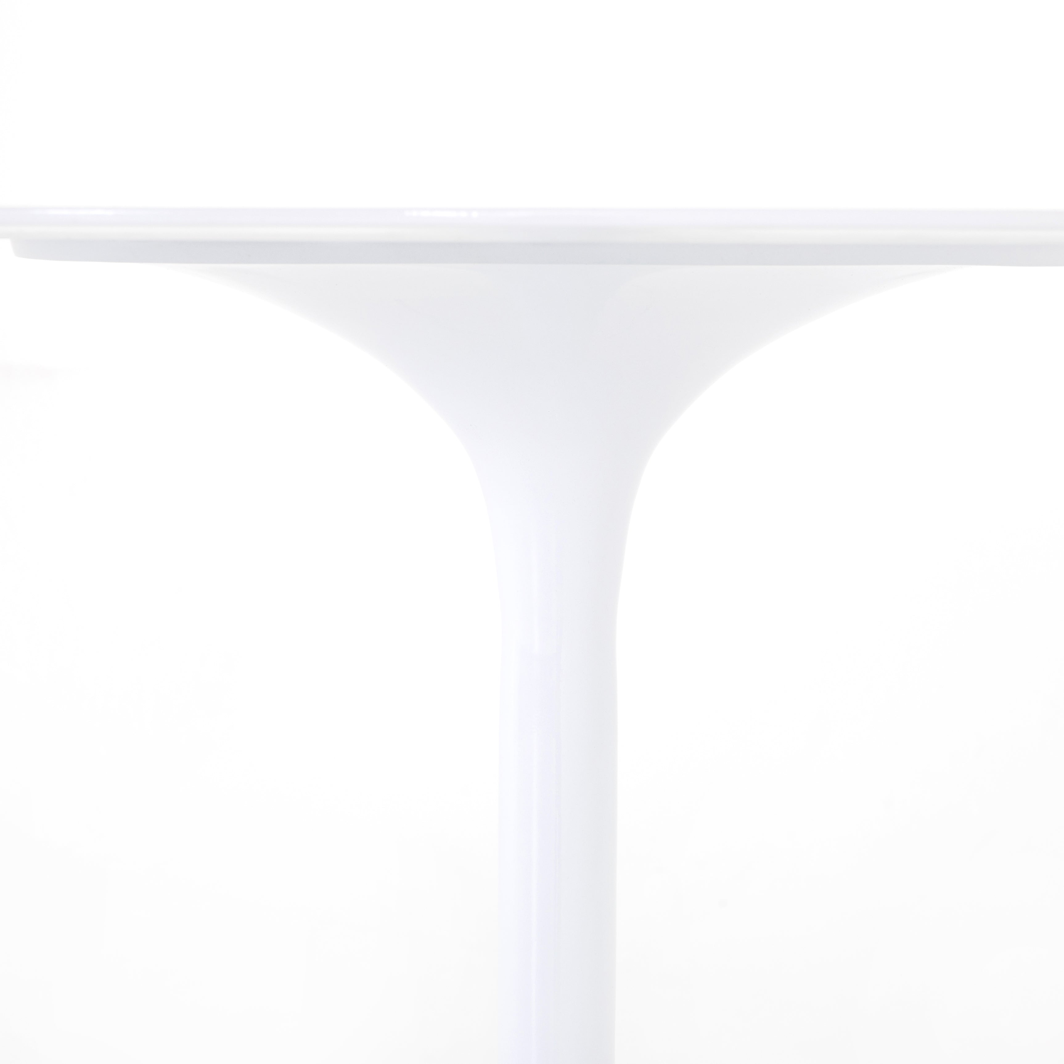 Classic tulip shaping in white cast-aluminum makes for a modern Simone White Bistro Table. Great indoors or out. Cover or store indoors during inclement weather and when not in use.  Overall Dimensions: 42"w x 42"d x 30"h Materials: Aluminum