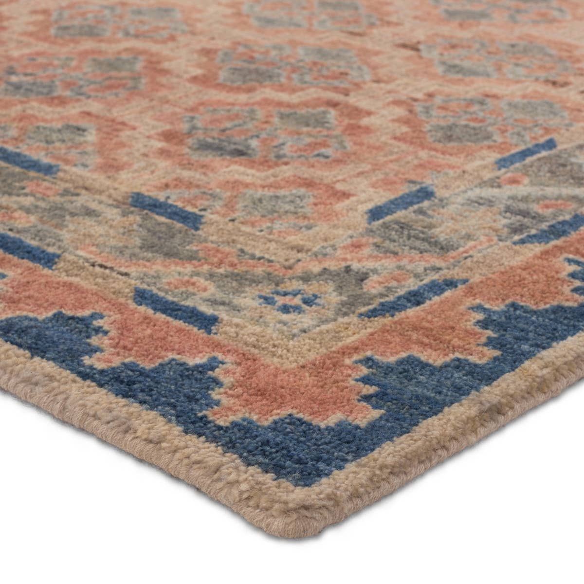 The handknotted Mihret Palasan gathers inspiration from traditional patterns that offer elegance and a refined, modern colorway. Expertly handcrafted in India with 64 knots per square inch for unparalleled quality, the Palasan design features traditional tile and geometric details and a thick border. Amethyst Home provides interior design, new home construction design consulting, vintage area rugs, and lighting in the Calabasas metro area.
