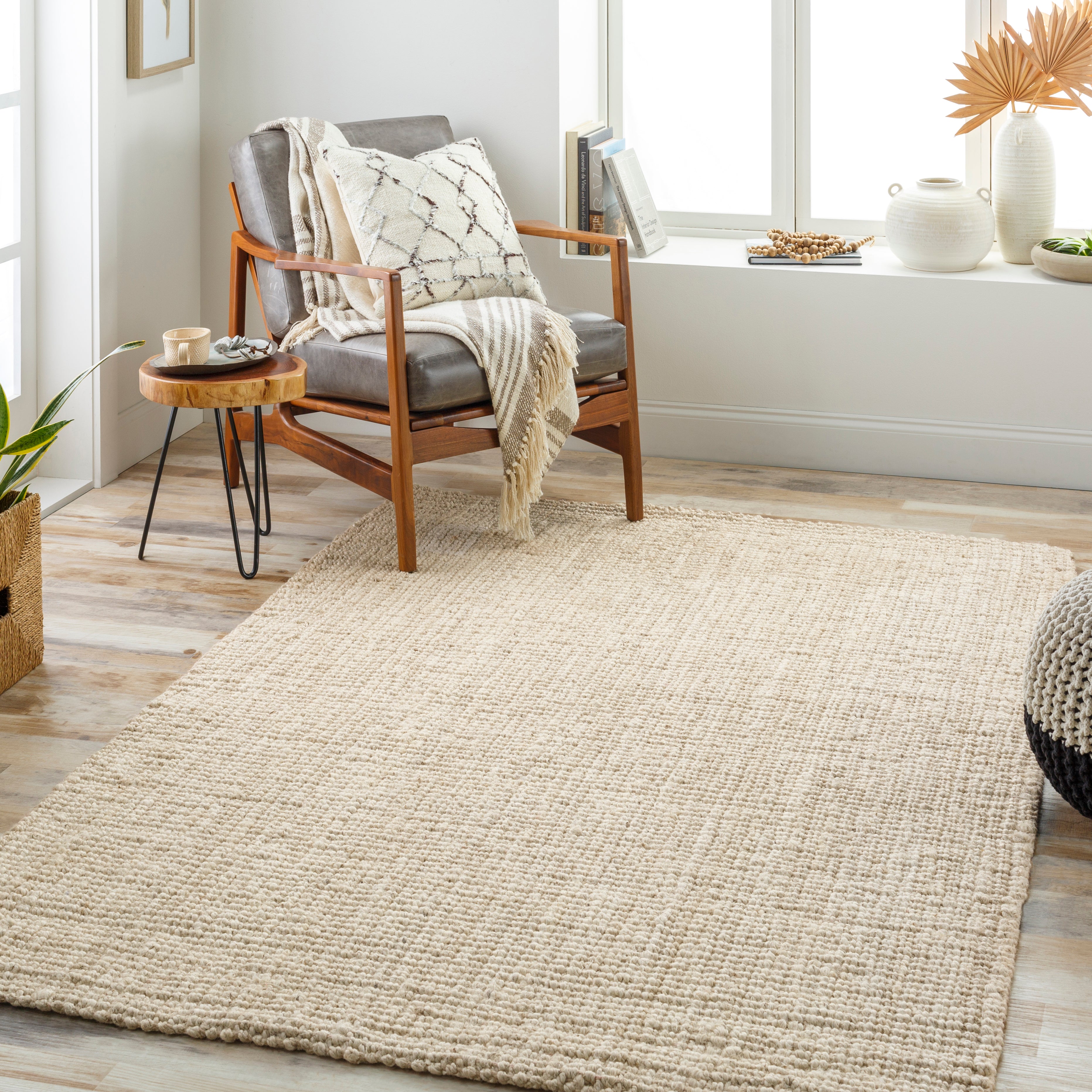 100% Jute Amethyst Home provides interior design, new home construction design consulting, vintage area rugs, and lighting in the Winter Garden metro area.