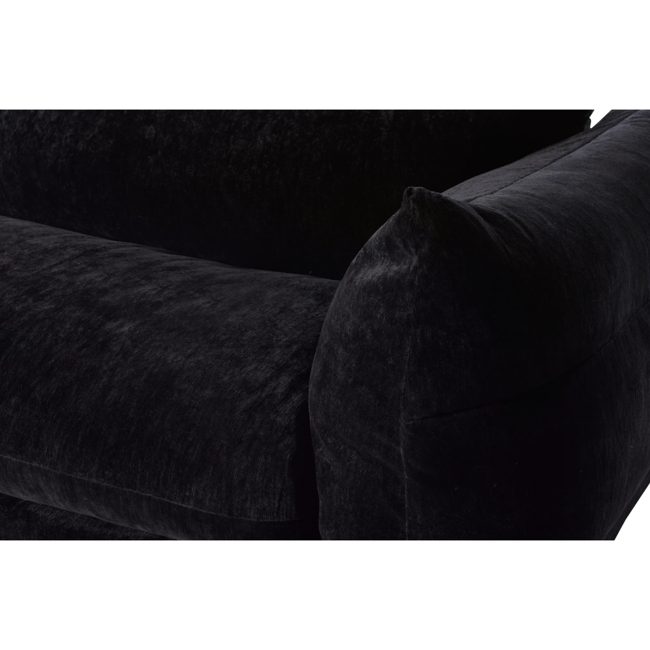 This Hansen Sectional Piece by Cisco Home is a modern classic with a stunning large scale three piece seating. If you want to impress the guests, there is no better way to do so than with the Hansen 3-piece Sofa. Amethyst Home provides interior design, new home construction design consulting, vintage area rugs, and lighting in the Des Moines metro area.