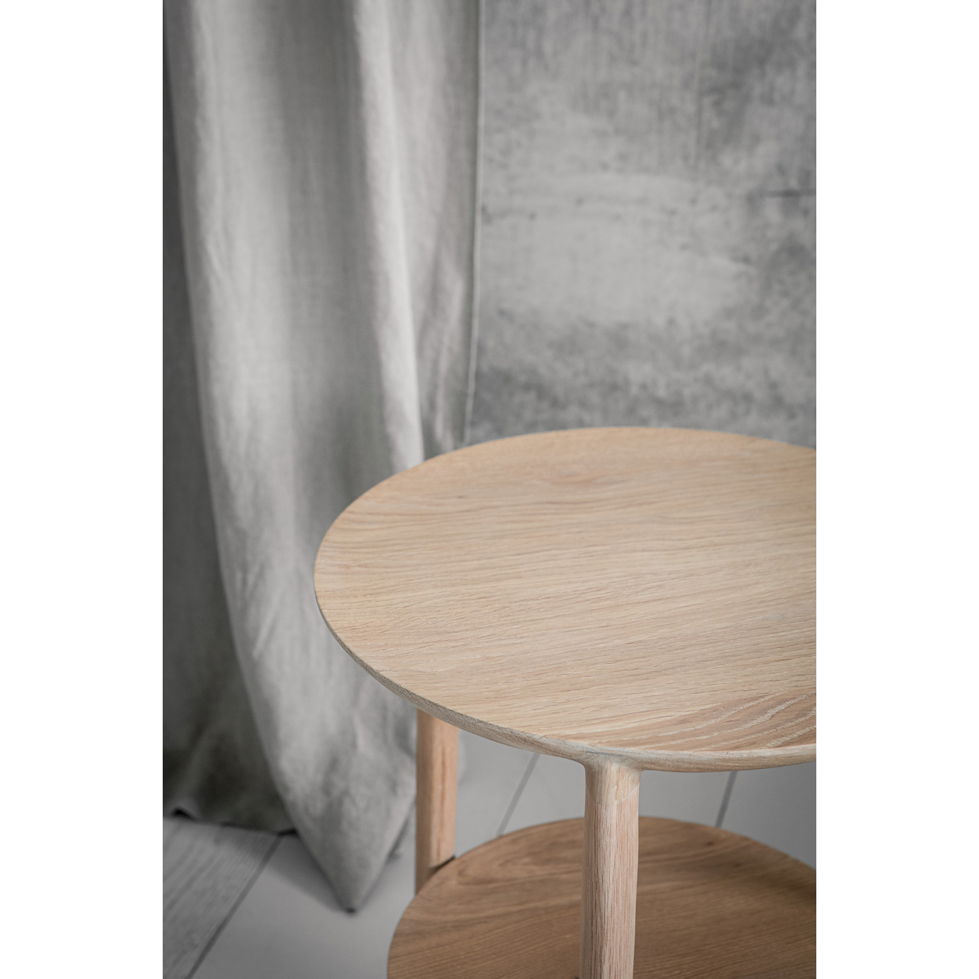 We love the sleek, timeless shape of the Oak Bok Side Table as it makes a beautiful addition to any lounge space. From art to books or plants, with the Bok side table, your object of choice has found its stage.  Dimensions: 17"w x 17"d x 20"h  Weight: 13 lbs  Material: Oak, 100% solid wood Finish: Varnished