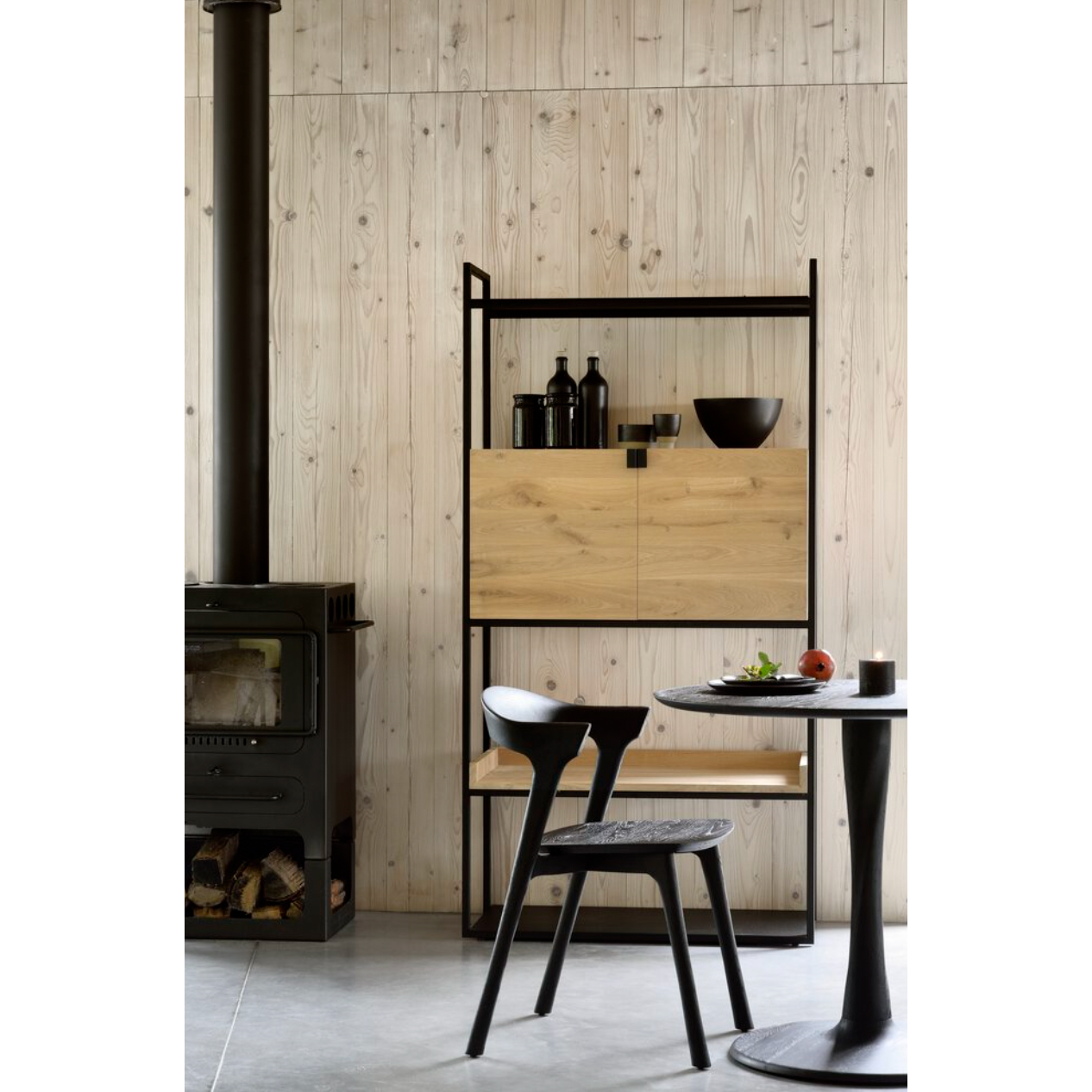 Oak Round Torsion Dining Table - Black